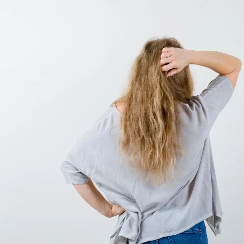 Jaka odżywka na puszące się włosy? – Poradnik na walkę z puszącymi się włosami